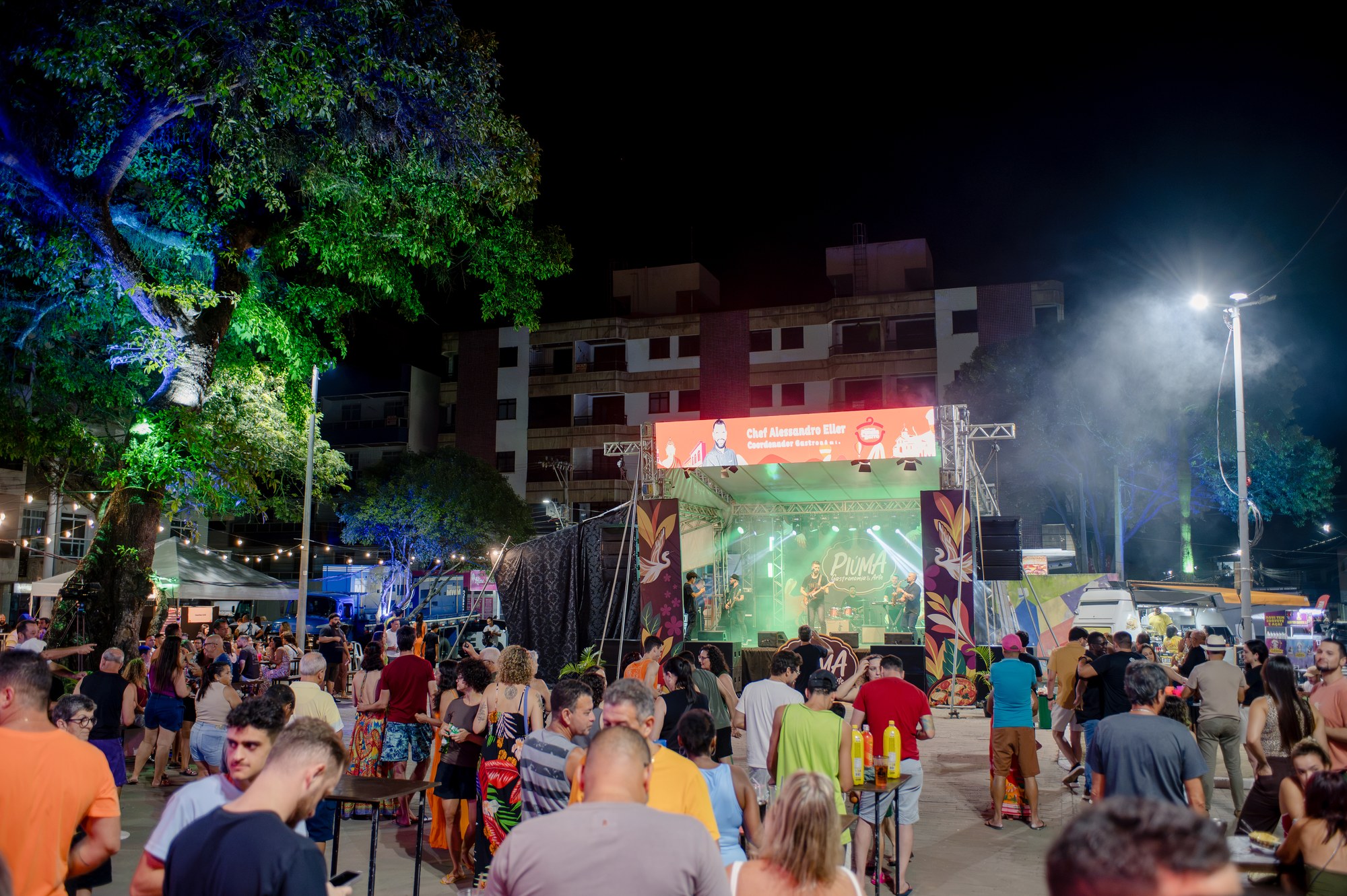 Público acompanha a programação do festival.