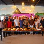 Apresentação da 6ª edição do Piúma Gastronomia — Grupo reunido com os pratos do festival